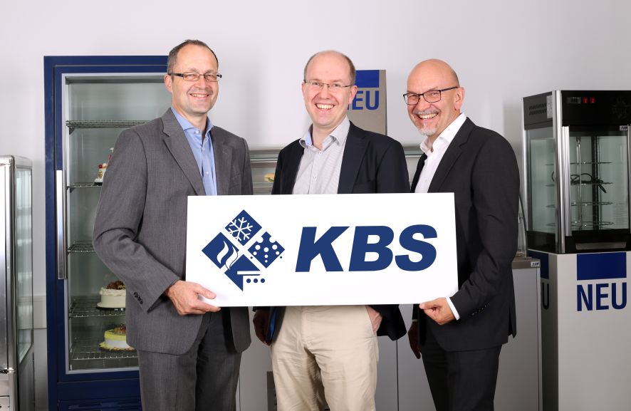 Aus KBS und Horecatec wird KBS Großküchentechnik (v.l.): Die Geschäftsführer Hanns Hüsch und Markus Schmitt sowie Vertriebsleiter Joachim Gottschalk. Foto: KBS